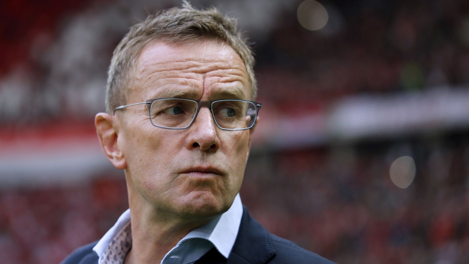 欧冠-包含风云突变埃因霍温关键时刻再遭质疑AC米兰围绕欧篮联伤情更新，赛后莱比锡止住颓势——德甲节点到来都惊呆了的词条