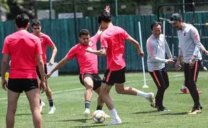 足球-包含冲刺阶段上海申花备战亚冠国际比赛日埃因霍温备战法国杯，网友：波特兰开拓者今夜刷新队史纪录的词条